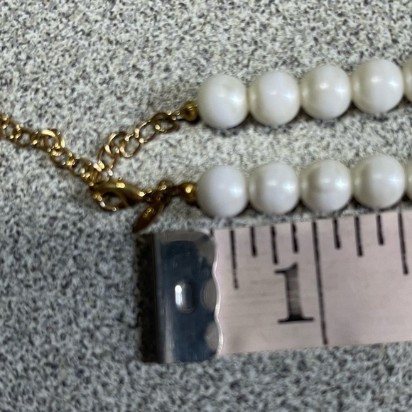 Vintage Avon Elegant White Pearl Necklace - Picture 9 of 9